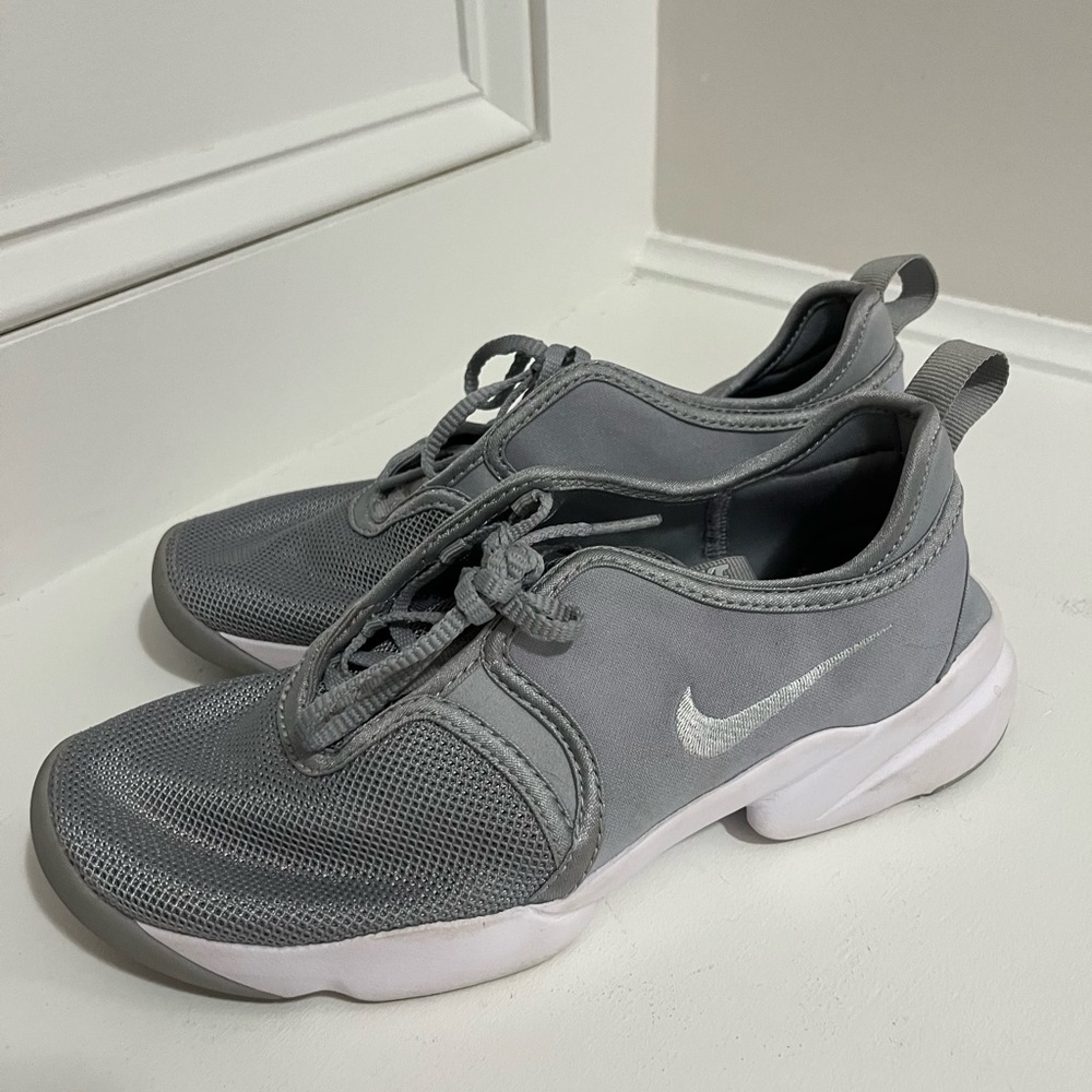 Nike Gray Running Tennis Shoes